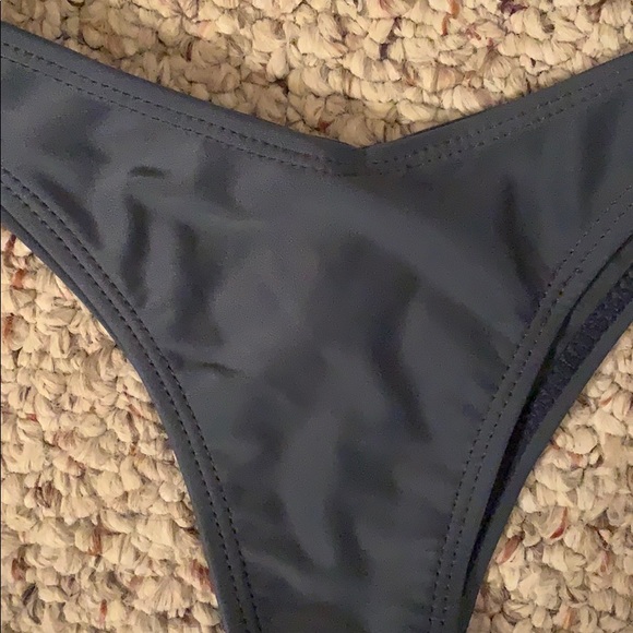 Blue bikini - Picture 2 of 4